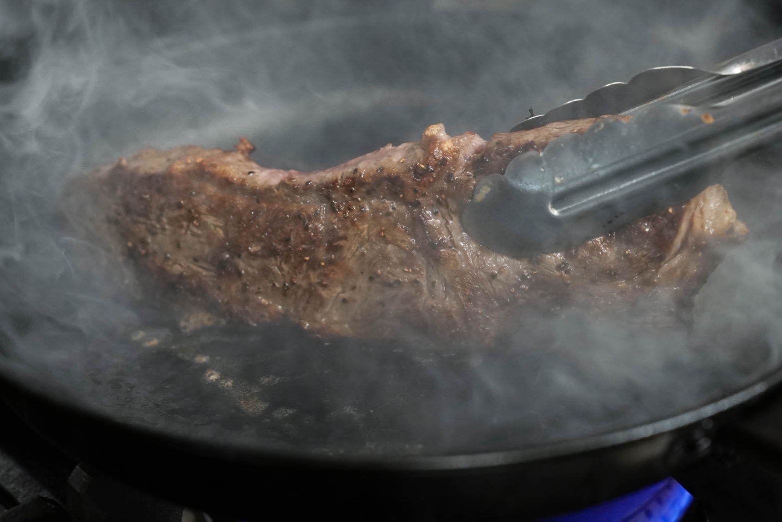 極上の肉料理とワインペアリング